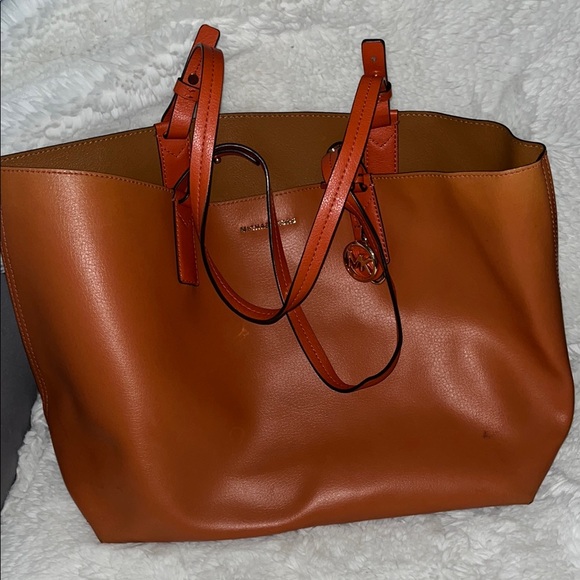 Michael Kors Handbags - Michael Kors Tan Leather Tote Versatile and Timeless
